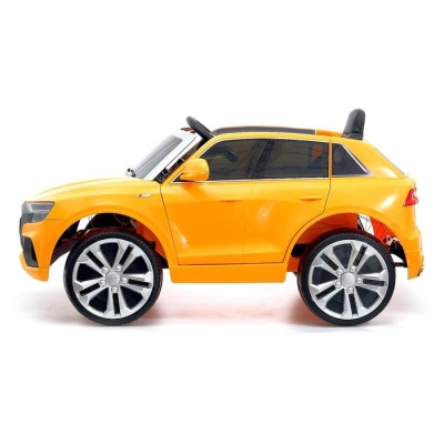 Электромобиль Audi Q8